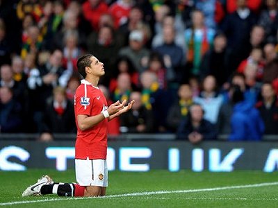 The not so secret prayer life of Man United's Javier Hernandez! The not so secret prayer life of Man United's Javier Hernandez!